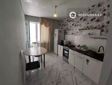 2-комнатная квартира, этаж 4 из 9, 66 м², на длительный срок