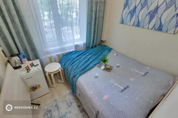 10 м², 1-комнатная квартира, этаж 1 из 4, 10 м², посуточно, изображение - 1