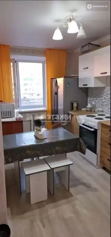 2-комнатная квартира, этаж 3 из 6, 60 м²