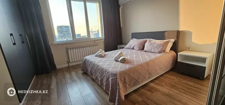 50 м², 1-комнатная квартира, этаж 9 из 12, 50 м², посуточно, изображение - 1