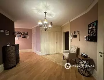 7-комнатная квартира, этаж 19 из 20, 415 м²