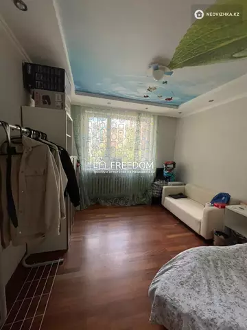 3-комнатная квартира, этаж 3 из 12, 81 м²