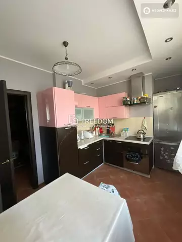 3-комнатная квартира, этаж 3 из 12, 81 м²