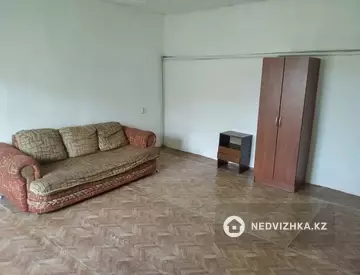 Комната, 90 м², на длительный срок