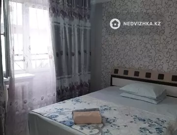 2-комнатная квартира, этаж 3 из 5, 52 м², посуточно