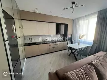 3-комнатная квартира, этаж 4 из 8, 85 м², на длительный срок