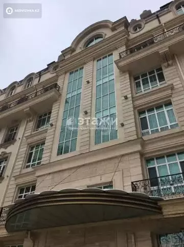 3-комнатная квартира, этаж 6 из 6, 111 м²