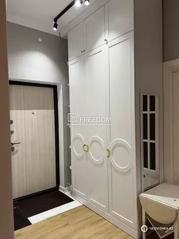 3-комнатная квартира, этаж 9 из 18, 99 м²