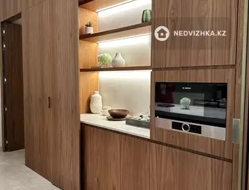 2-комнатная квартира, этаж 8 из 10, 90 м²