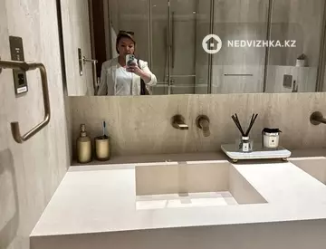 2-комнатная квартира, этаж 8 из 10, 90 м²