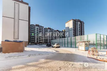 3-комнатная квартира, этаж 2 из 10, 93 м²