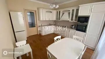 3-комнатная квартира, этаж 3 из 4, 120 м²