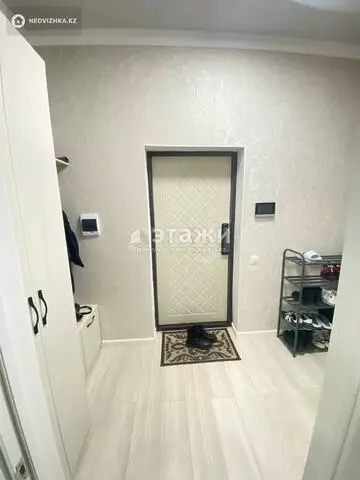 1-комнатная квартира, этаж 2 из 9, 38 м²