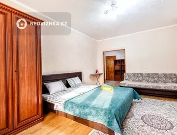 1-комнатная квартира, этаж 3 из 9, 48 м², посуточно