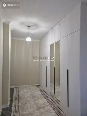 2-комнатная квартира, этаж 5 из 18, 67 м²