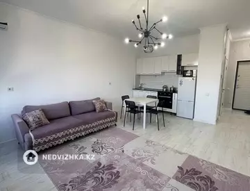 2-комнатная квартира, этаж 10 из 18, 55 м², посуточно