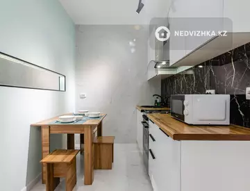 2-комнатная квартира, этаж 9 из 13, 44 м², посуточно