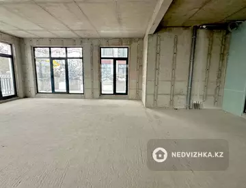 3-комнатная квартира, этаж 1 из 3, 107 м²