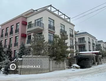 3-комнатная квартира, этаж 1 из 3, 107 м²