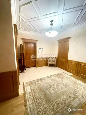 4-комнатная квартира, этаж 10 из 39, 167 м²