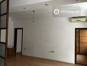 1-комнатная квартира, этаж 3 из 3, 51 м²