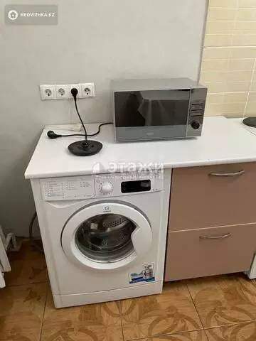 1-комнатная квартира, этаж 8 из 12, 38 м²