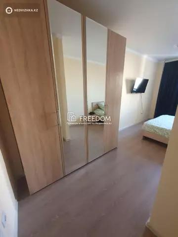 1-комнатная квартира, этаж 12 из 14, 33 м²