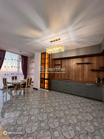 4-комнатная квартира, этаж 16 из 19, 125 м²