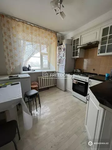 1-комнатная квартира, этаж 2 из 5, 35 м²