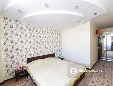 4-комнатная квартира, этаж 12 из 15, 152 м²