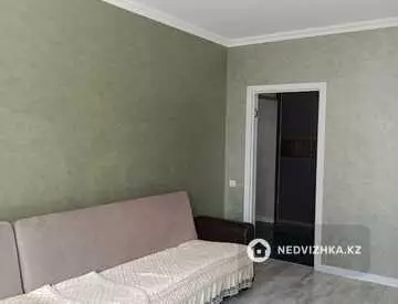 1-комнатная квартира, этаж 3 из 5, 55 м², на длительный срок