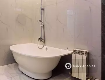 450 м², 7-комнатный дом, 5 соток, 450 м², изображение - 4