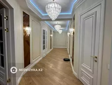 4-комнатная квартира, этаж 13 из 13, 166 м²