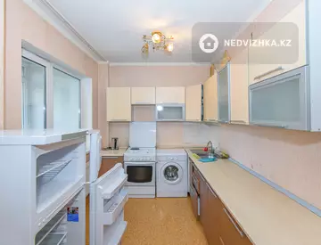 3-комнатная квартира, этаж 2 из 10, 62 м²