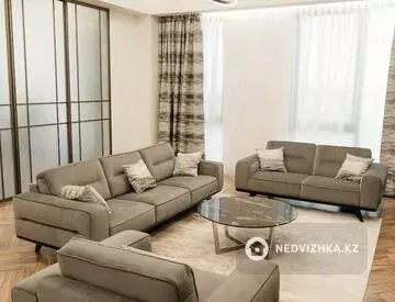 4-комнатная квартира, этаж 2 из 3, 207 м²