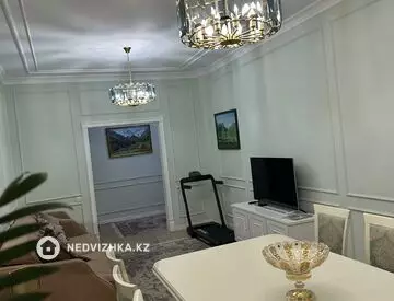 4-комнатная квартира, этаж 8 из 12, 120 м²