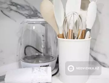 1-комнатная квартира, этаж 4 из 9, 37 м², посуточно