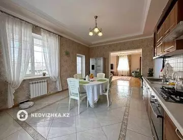 5-комнатный дом, 8 соток, 301 м²