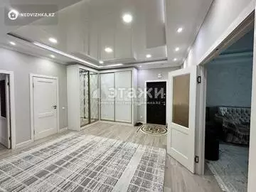 4-комнатная квартира, этаж 19 из 23, 151 м²