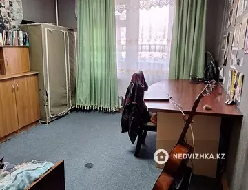3-комнатная квартира, этаж 4 из 5, 70 м²