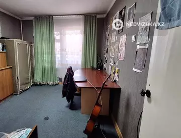 3-комнатная квартира, этаж 4 из 5, 70 м²