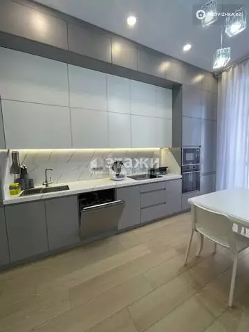 3-комнатная квартира, этаж 2 из 8, 137 м²