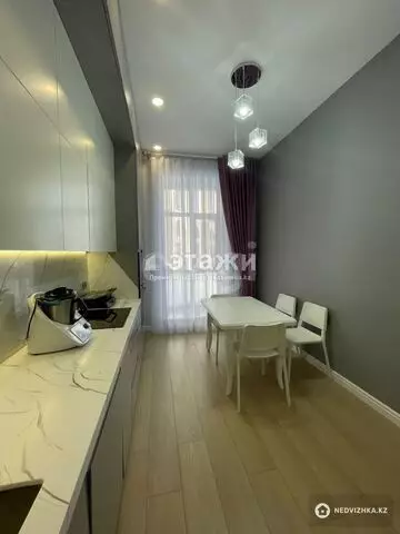 3-комнатная квартира, этаж 2 из 8, 137 м²