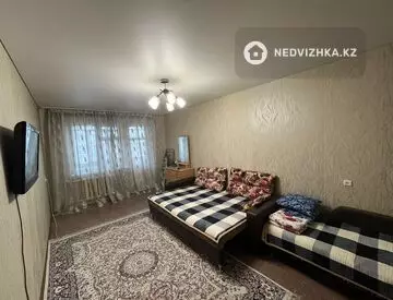 1-комнатная квартира, этаж 2 из 5, 30 м², по часам