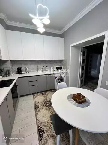 3-комнатная квартира, этаж 9 из 12, 74 м²