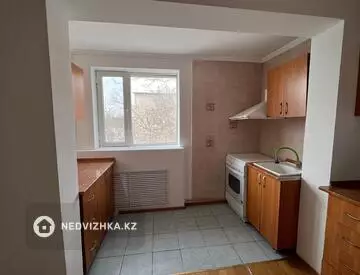 3-комнатная квартира, этаж 4 из 5, 61 м²