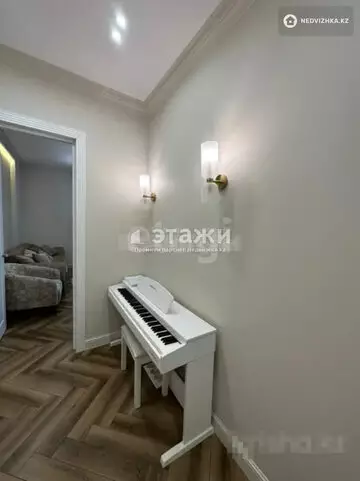 3-комнатная квартира, этаж 18 из 18, 65 м²