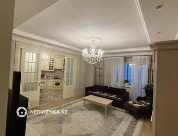 5-комнатная квартира, этаж 17 из 19, 209 м²
