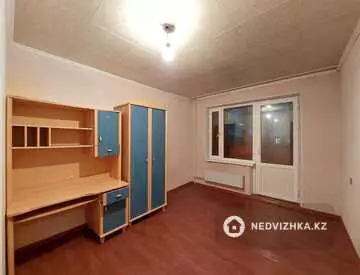 3-комнатная квартира, этаж 4 из 5, 60 м², на длительный срок