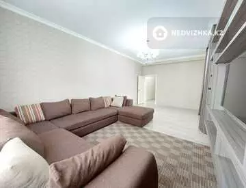 3-комнатная квартира, этаж 4 из 10, 100 м², на длительный срок